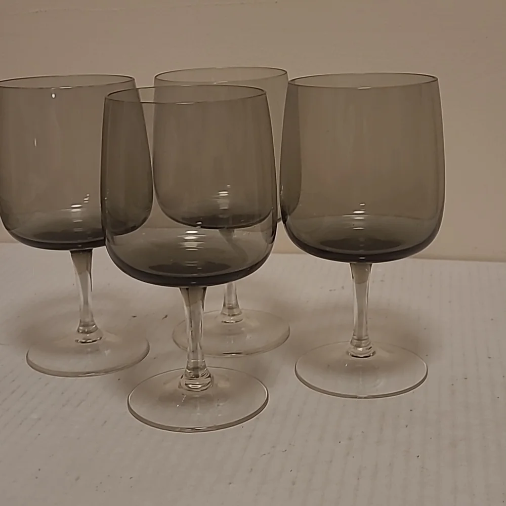 Set of 4 Beautiful Smoke Gray Stemware